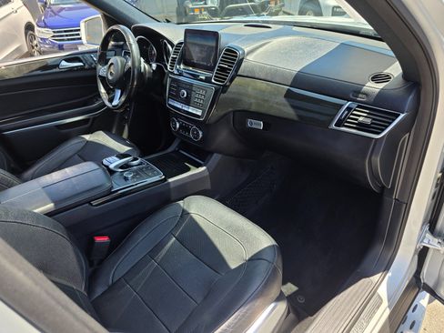 Used 2017 Mercedes-Benz GLS 550 4MATIC image 8