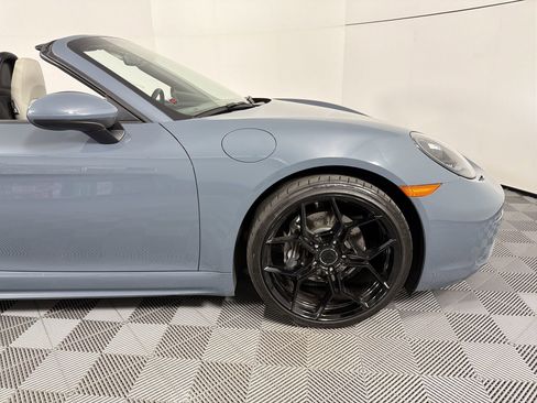 Used 2017 Porsche 718 Boxster image 12