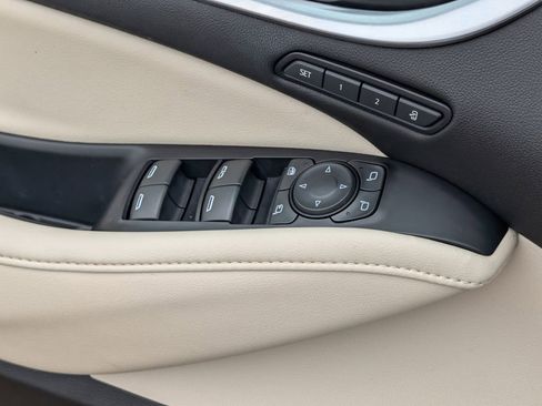 Used 2022 Buick Enclave Avenir w/ Avenir Technology Package image 13