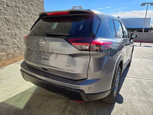 Used 2024 Nissan Rogue S image 4