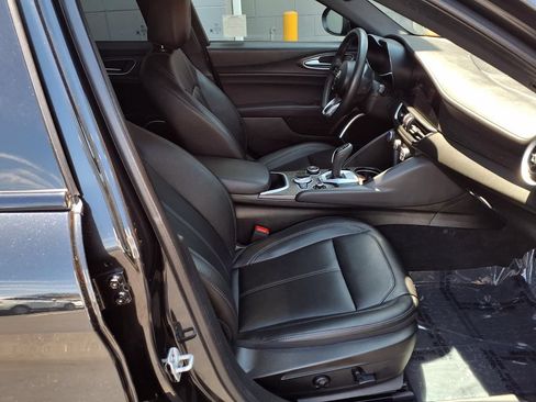 Used 2022 Alfa Romeo Giulia Ti RWD image 38
