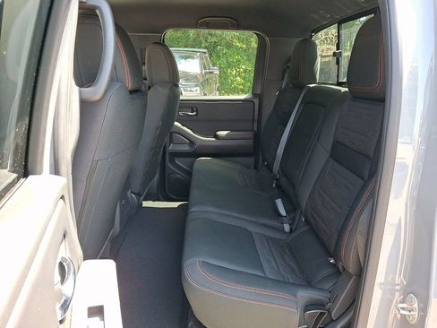 Used 2025 Nissan Frontier PRO-4X AWD/4WD image 12