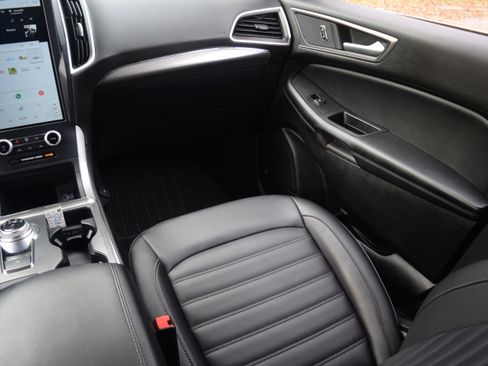 Used 2022 Ford Edge SEL w/ Convenience Package image 13