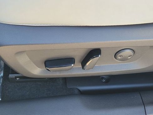 New 2026 Mitsubishi Outlander SE image 21