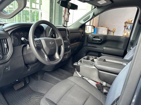 Used 2021 Chevrolet Silverado 1500 Custom Trail Boss AWD/4WD image 2