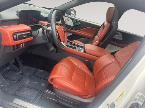 Used 2025 Lincoln Aviator Reserve w/ Equipment Group 201A image 9
