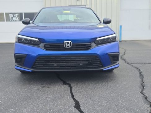 Used 2024 Honda Civic Sport image 2