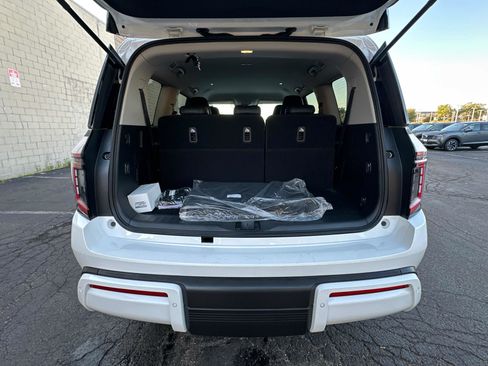 New 2026 Nissan Armada SV image 16