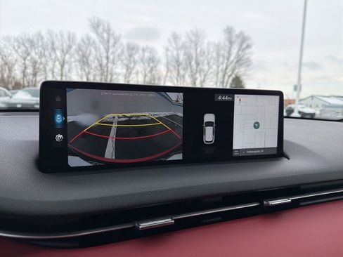 Used 2025 Genesis GV70 3.5T Sport image 31