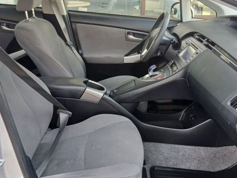 Used 2013 Toyota Prius Two image 16