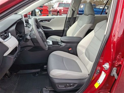 Used 2024 Toyota RAV4 XLE Premium image 10