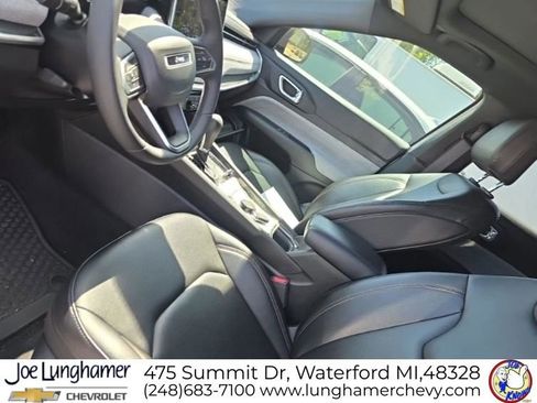 Used 2024 Jeep Compass Latitude w/ Sun and Sound Group AWD/4WD image 7
