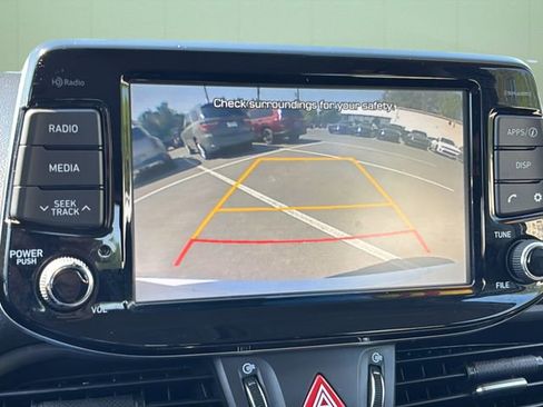 Used 2018 Hyundai Elantra GT FWD image 19
