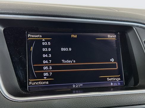 Used 2017 Audi Q5 2.0T Premium Plus w/ Technology Package image 21