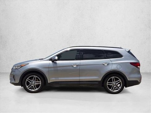 Used 2017 Hyundai Santa Fe FWD image 8