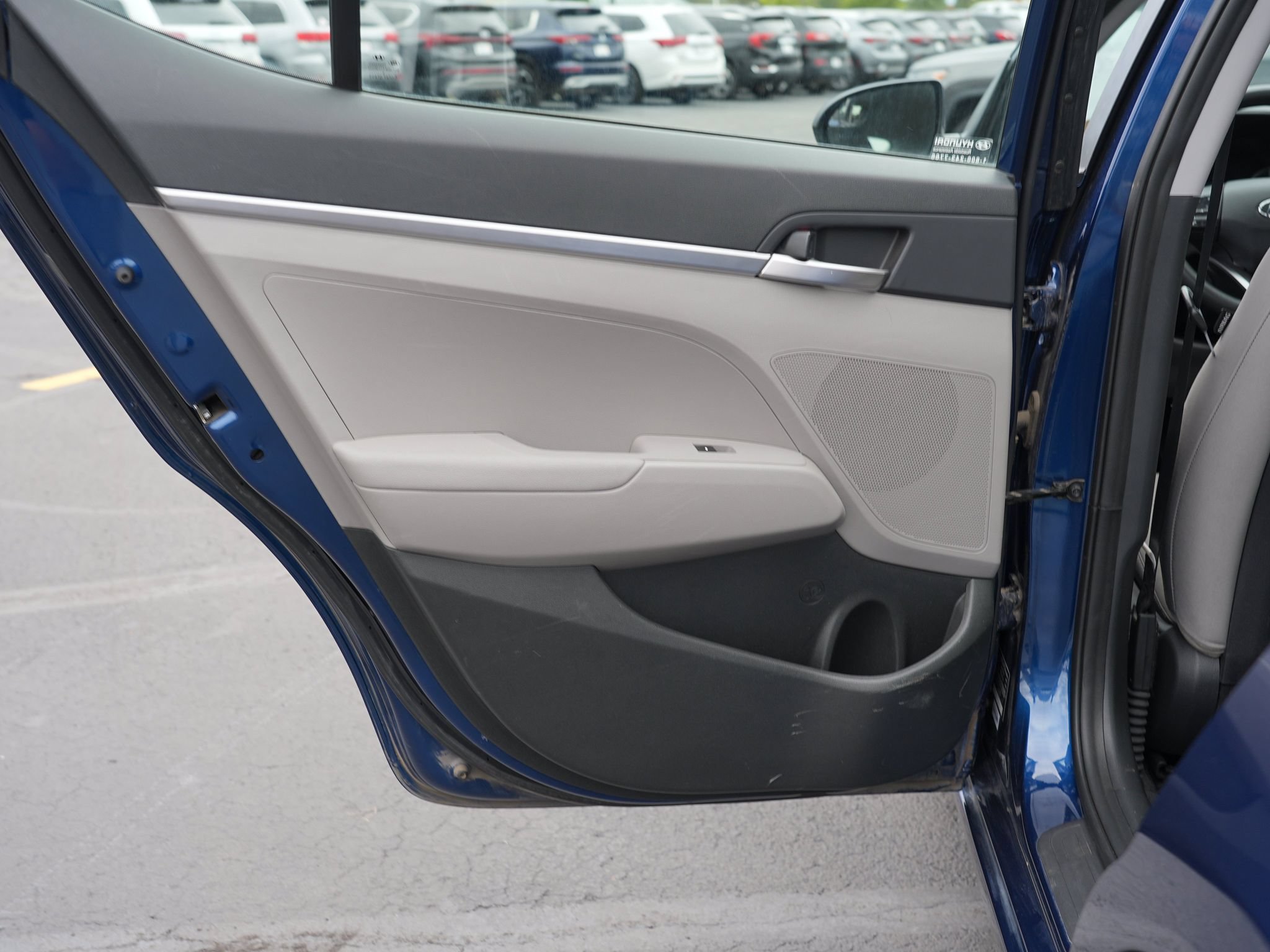 Used 2020 Hyundai Elantra SE FWD image 20