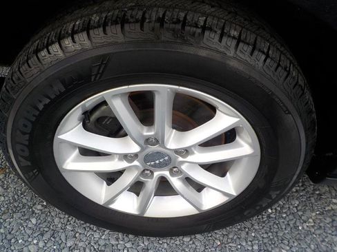 Used 2016 Dodge Grand Caravan SXT image 26