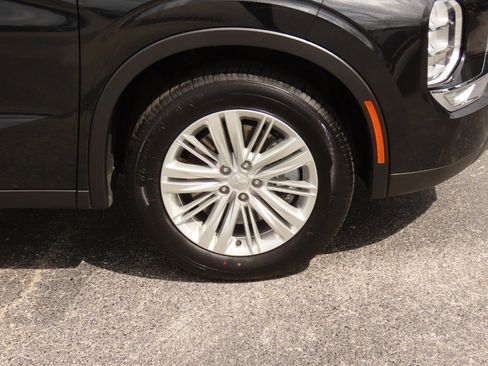 Used 2024 Mitsubishi Outlander ES image 9