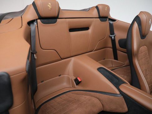 Certified 2025 Ferrari Roma Spider image 21