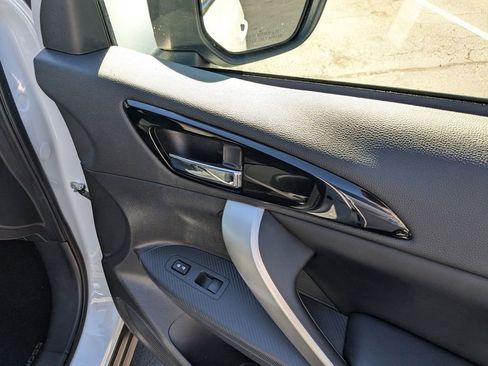 Used 2025 Mitsubishi Eclipse Cross SE image 33