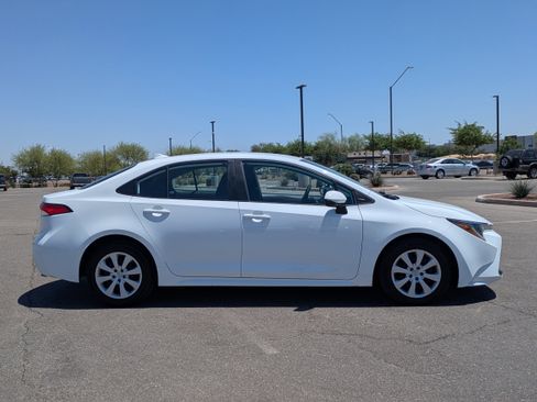 Used 2024 Toyota Corolla LE FWD image 6