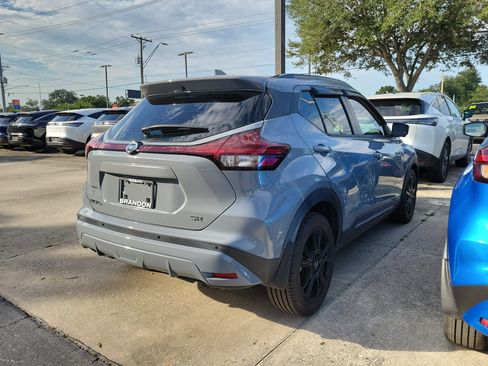 Used 2021 Nissan Kicks SR w/ SR Premium Package FWD image 8