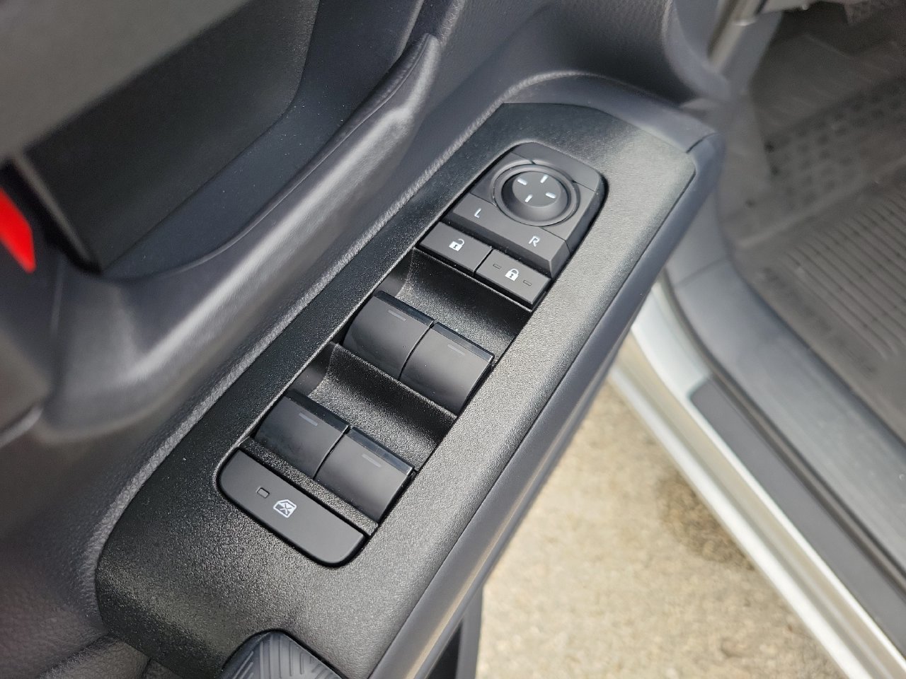 Used 2026 Toyota 4Runner SR5 AWD/4WD image 13