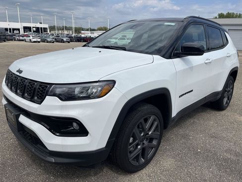 Used 2026 Jeep Compass Limited w/ Sun, Sound & Navigation Group AWD/4WD image 8