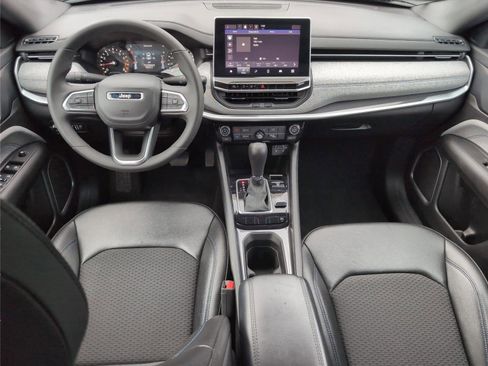 Used 2024 Jeep Compass Latitude image 26