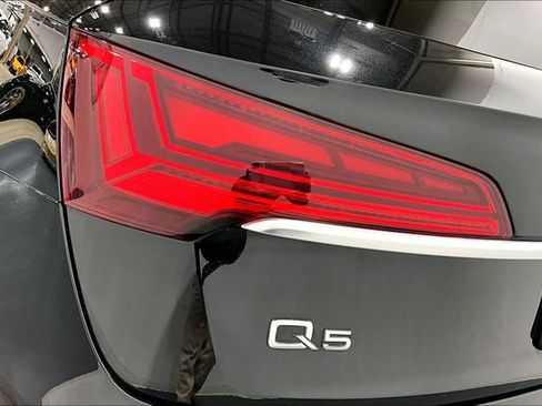 Used 2023 Audi Q5 2.0T Premium w/ Convenience Package image 31