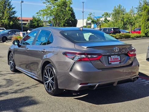 Used 2024 Toyota Camry SE FWD image 7