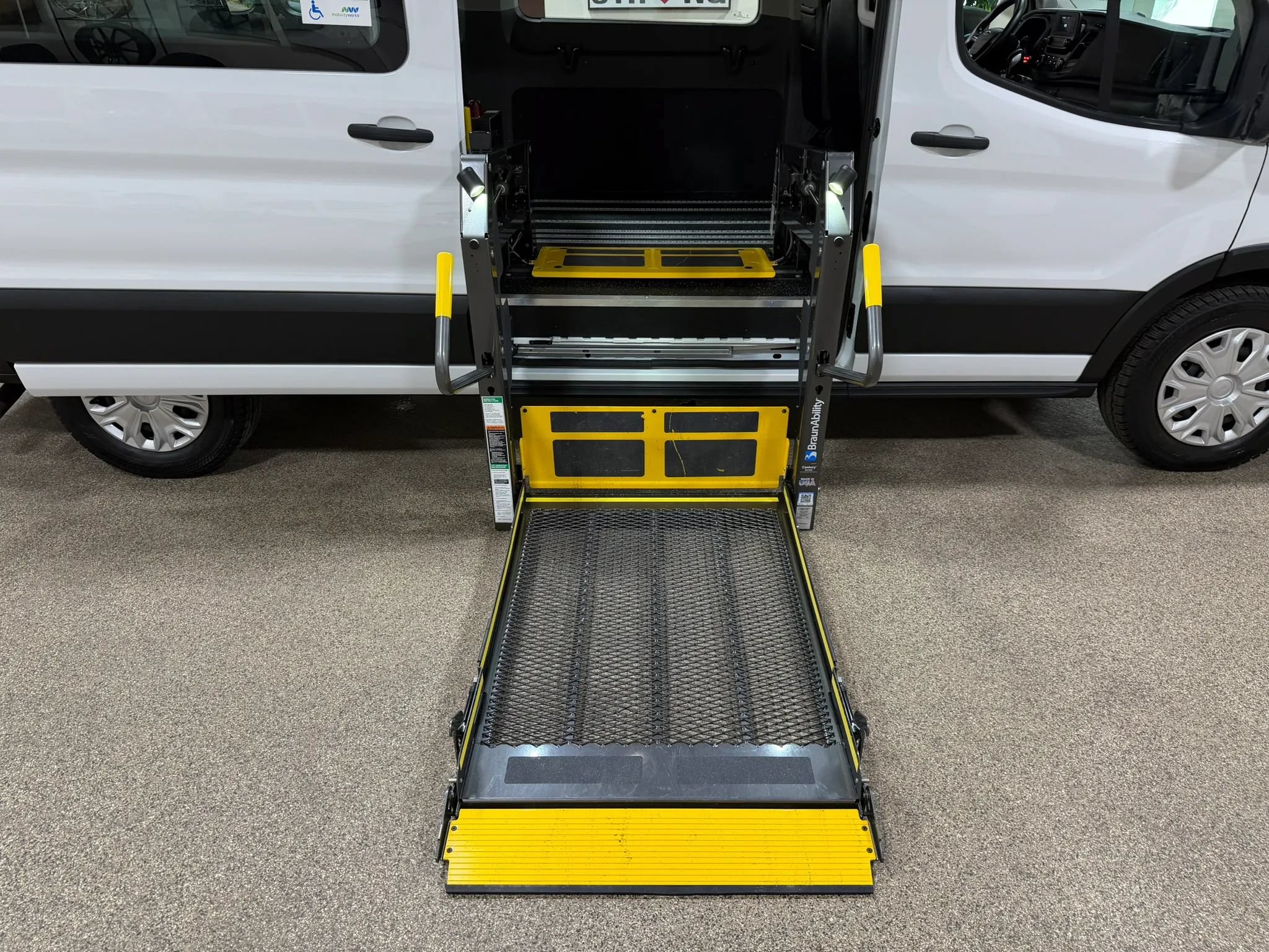 Used 2023 Ford Transit 350 XL RWD image 47