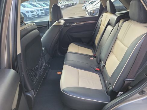 Used 2011 Kia Sorento EX w/ Limited Pkg image 23