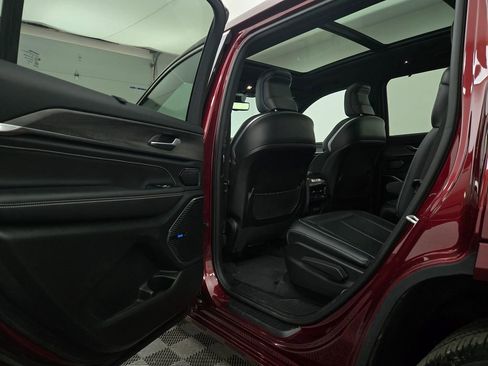 Used 2022 Jeep Grand Cherokee L Overland w/ Luxury Tech Group IV image 48