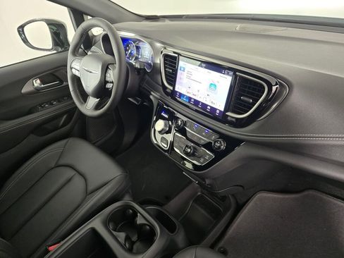 New 2026 Chrysler Pacifica Select w/ S Appearance Package image 29