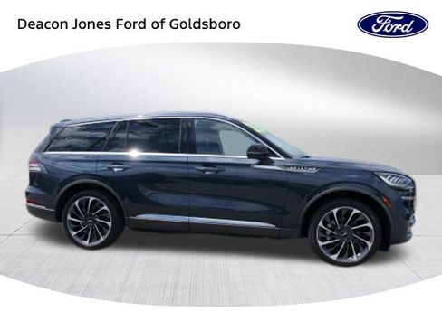 Used 2023 Lincoln Aviator Reserve w/ Equipment Group 201A image 2