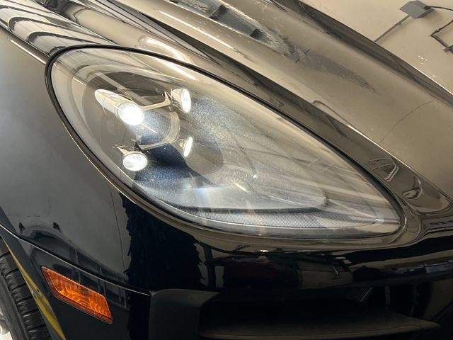 Used 2021 Porsche Macan AWD/4WD image 14