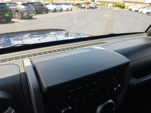 Used 2010 Jeep Wrangler Sahara w/ Dual Top Group AWD/4WD image 19