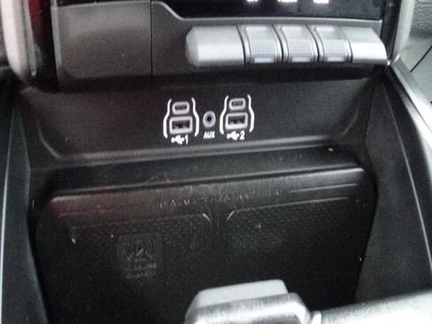 Certified 2025 RAM 1500 Big Horn AWD/4WD image 38