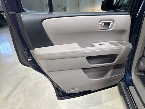 Used 2011 Honda Pilot EX-L image 32