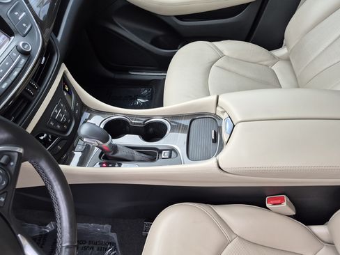 Used 2020 Buick Envision Essence FWD image 23