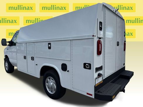 New 2026 Ford E-350 and Econoline 350 Super Duty RWD image 4