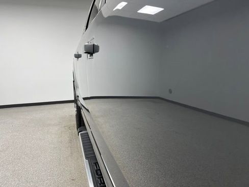 Used 2022 Ford F350 Lariat AWD/4WD image 11