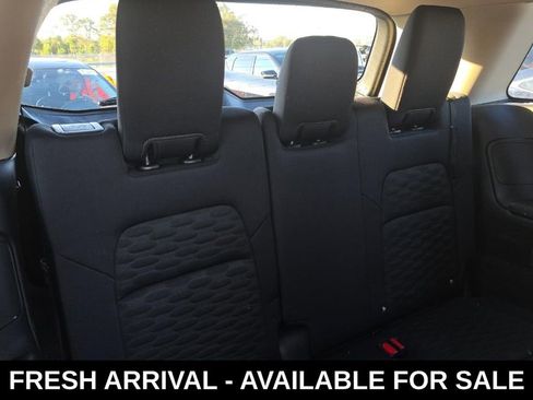 Used 2024 Nissan Pathfinder S image 14