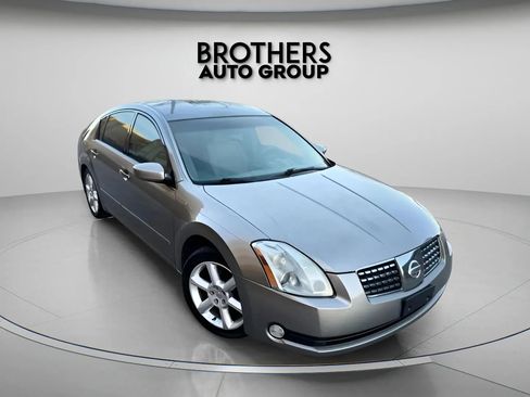 Used 2004 Nissan Maxima 3.5 SE w/ Premium Audio Pkg FWD image 2