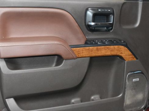Used 2014 Chevrolet Silverado 1500 High Country w/ High Country Premium Package AWD/4WD image 4