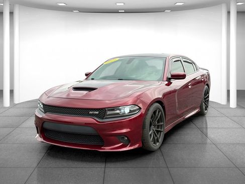 Used 2017 Dodge Charger R/T RWD image 3