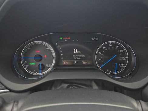 Used 2023 Toyota Venza XLE image 27