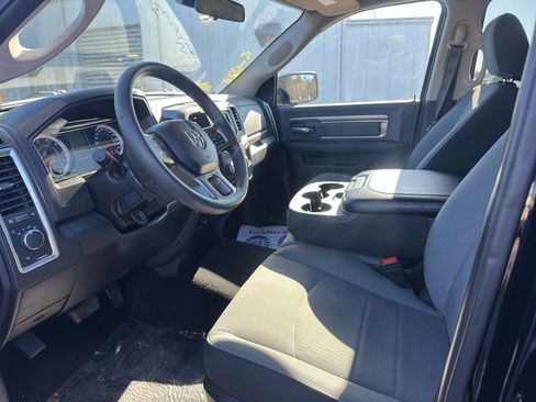 Used 2024 RAM 1500 Classic SLT image 9