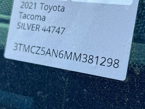 Used 2021 Toyota Tacoma SR5 w/ Technology Package image 21